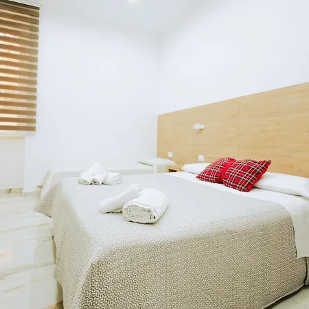 بيت ضيافة Light نابولي