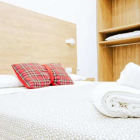 بيت ضيافة Light نابولي