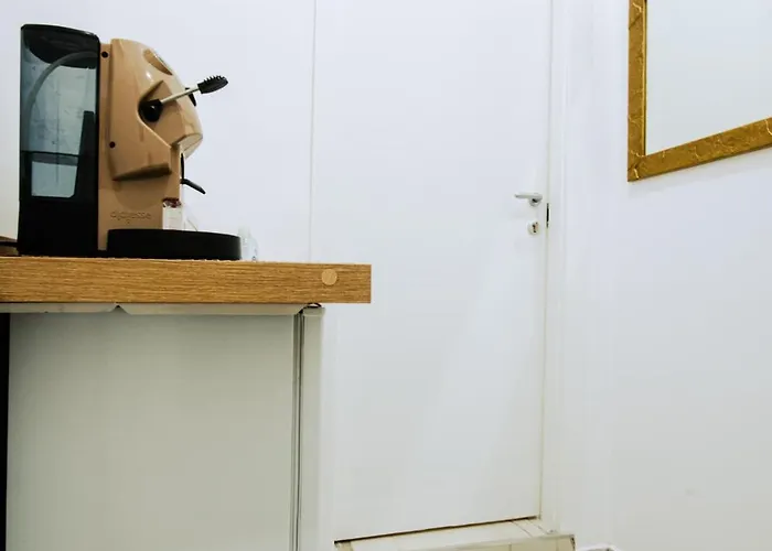 Light Πανσιόν 4*