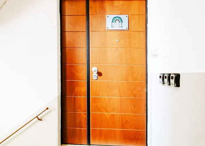 Light Πανσιόν 4*