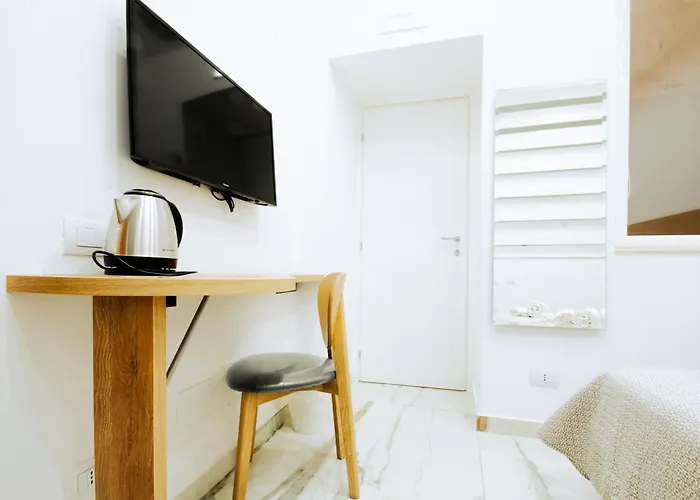 Light Πανσιόν Νάπολη