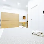 Light 招待所 4*